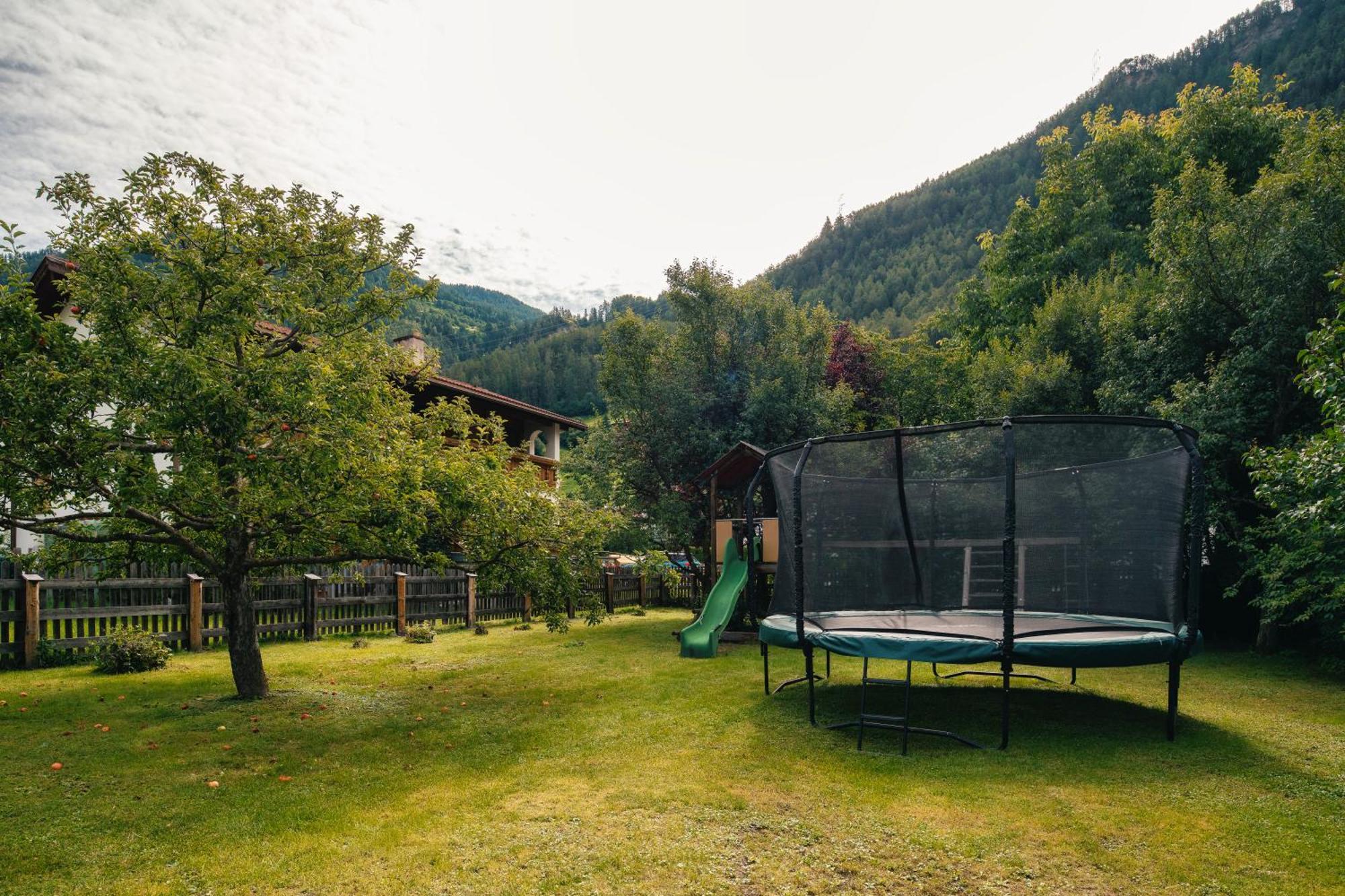 Raich Ferienwohnungen Ried im Oberinntal Exterior foto