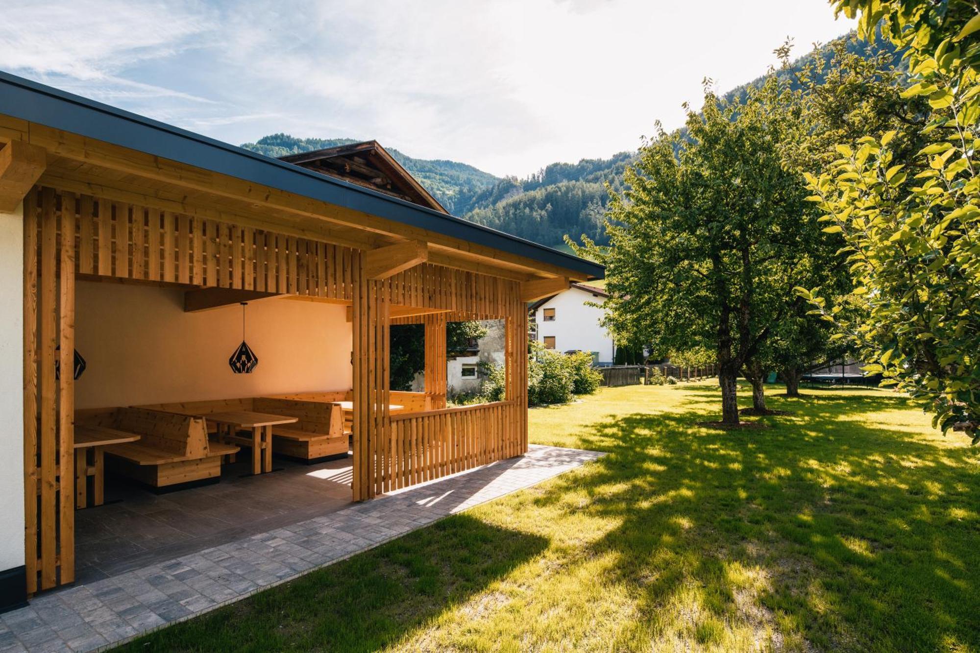 Raich Ferienwohnungen Ried im Oberinntal Exterior foto