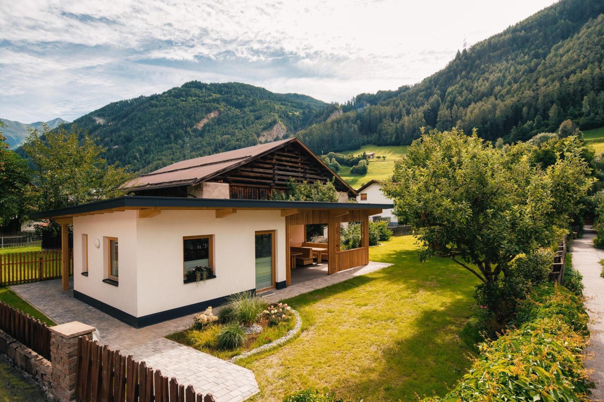 Raich Ferienwohnungen Ried im Oberinntal Exterior foto